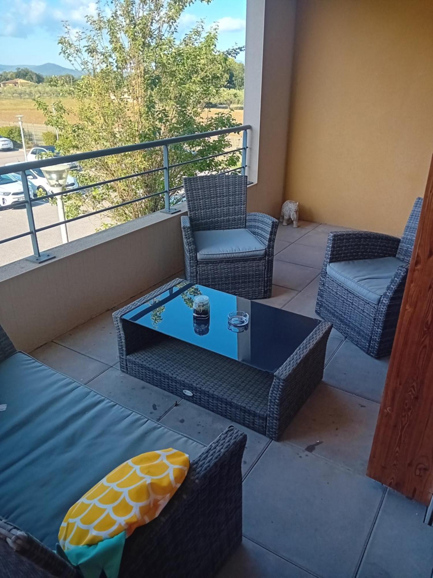 Superbe Appartement T2 Cuers Extérieur photo